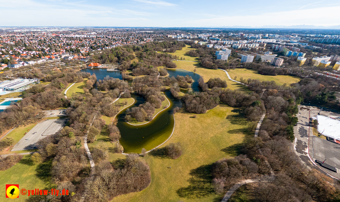 20.02.2023 -  Ostparksee und Schule am Strehleranger mit Umgebung in Neuperlach